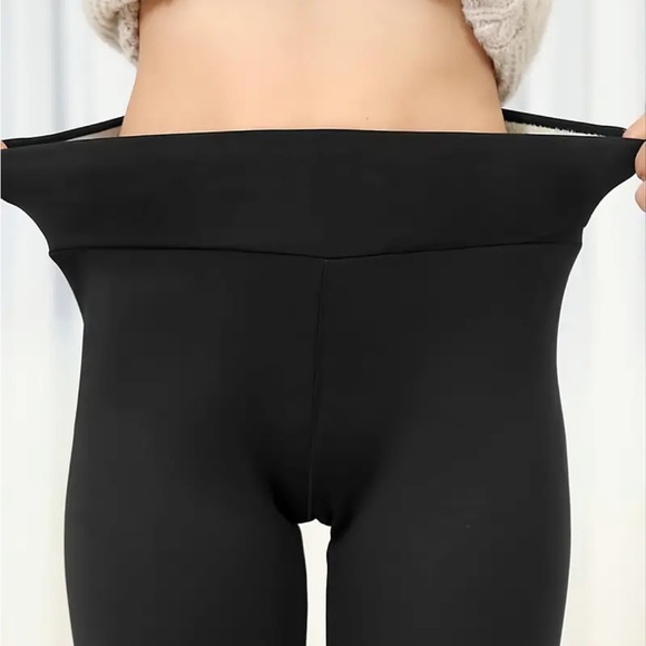 Sherpa Style Lined Leggings - Picture 3 of 8